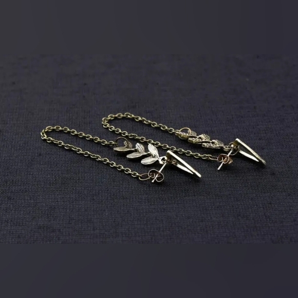 Vintage Triangular Gold and Silver Leaf Chain Earrings - Picture 2 of 3